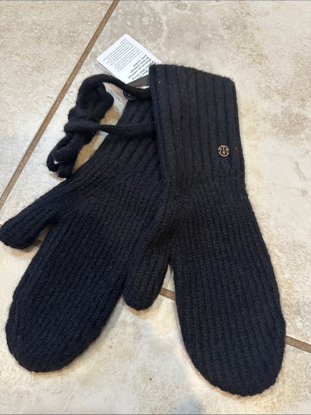 NWT! Lululemon Black Alpaca Wool Blend Mittens with String S/M gloves